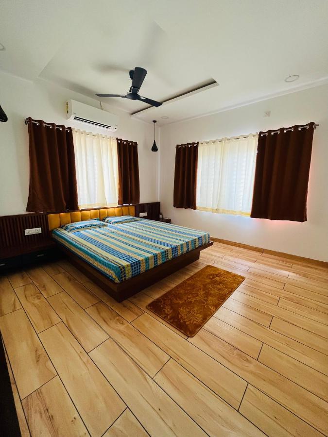 Shyam Sudha Home Stay Uddzsaín Kültér fotó
