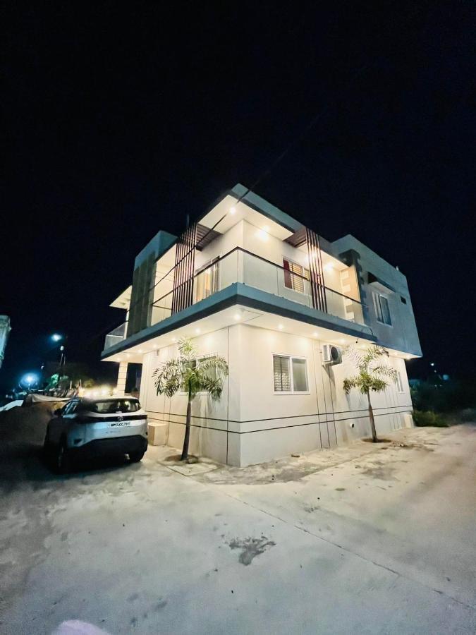 Shyam Sudha Home Stay Uddzsaín Kültér fotó